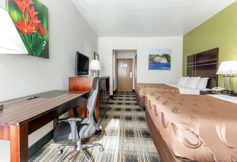 فندق على الطريق Quality Inn