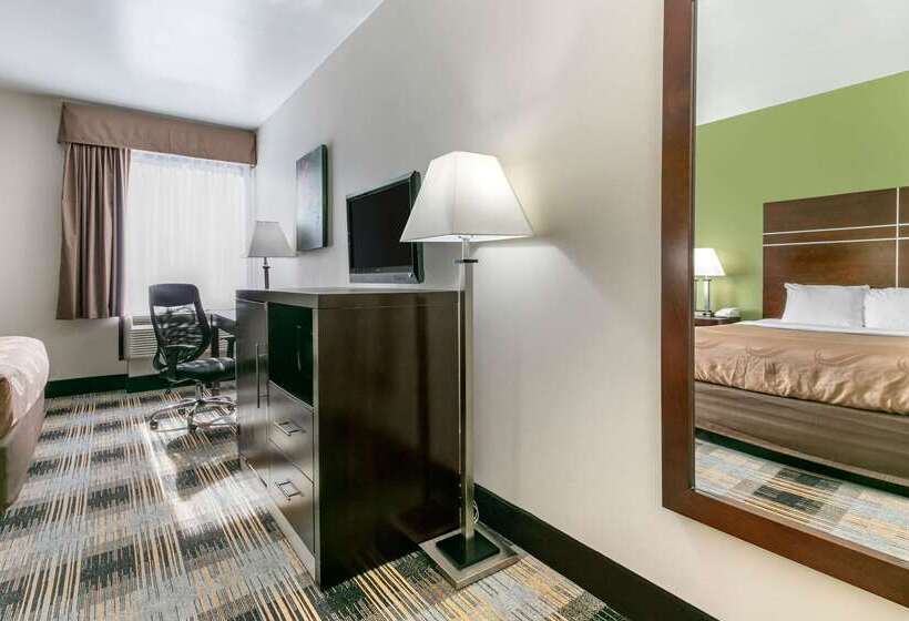 فندق على الطريق Quality Inn