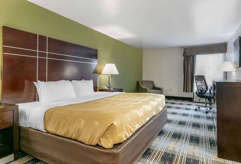 فندق على الطريق Quality Inn