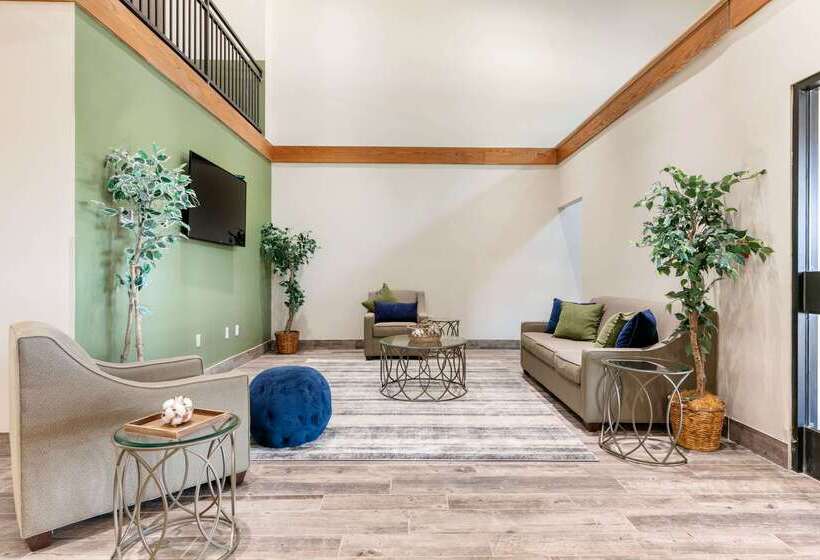 فندق على الطريق Quality Inn