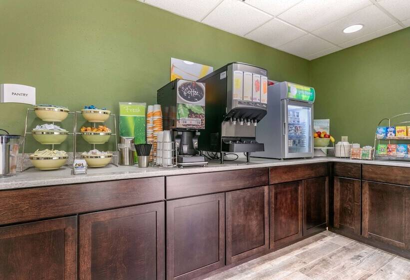 فندق على الطريق Quality Inn