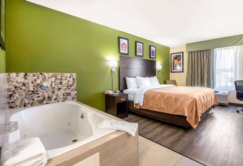 מוטל Quality Inn & Suites Brandenburg   Fort Knox