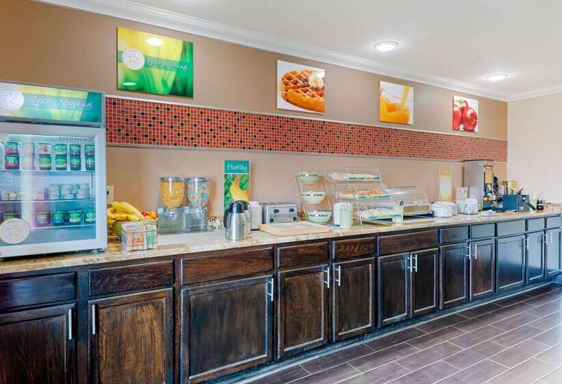 מוטל Quality Inn & Suites Brandenburg   Fort Knox