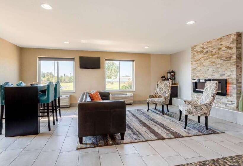 מוטל Quality Inn & Suites Brandenburg   Fort Knox