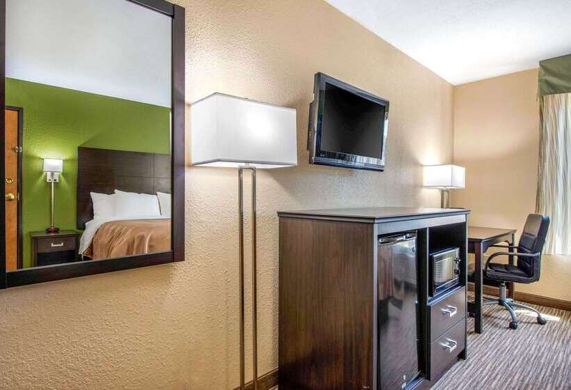 מוטל Quality Inn & Suites Brandenburg   Fort Knox