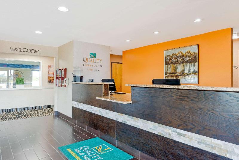 מוטל Quality Inn & Suites Brandenburg   Fort Knox