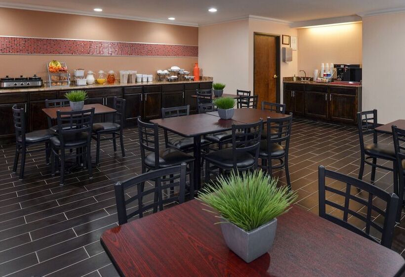 מוטל Quality Inn & Suites Brandenburg   Fort Knox