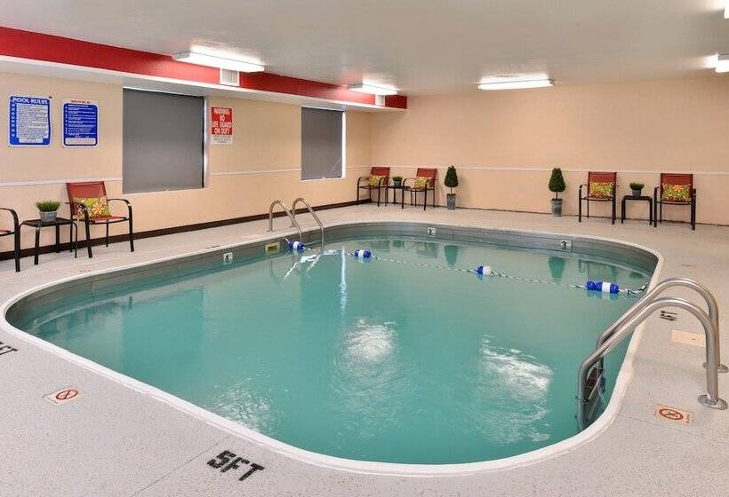 מוטל Quality Inn & Suites Brandenburg   Fort Knox