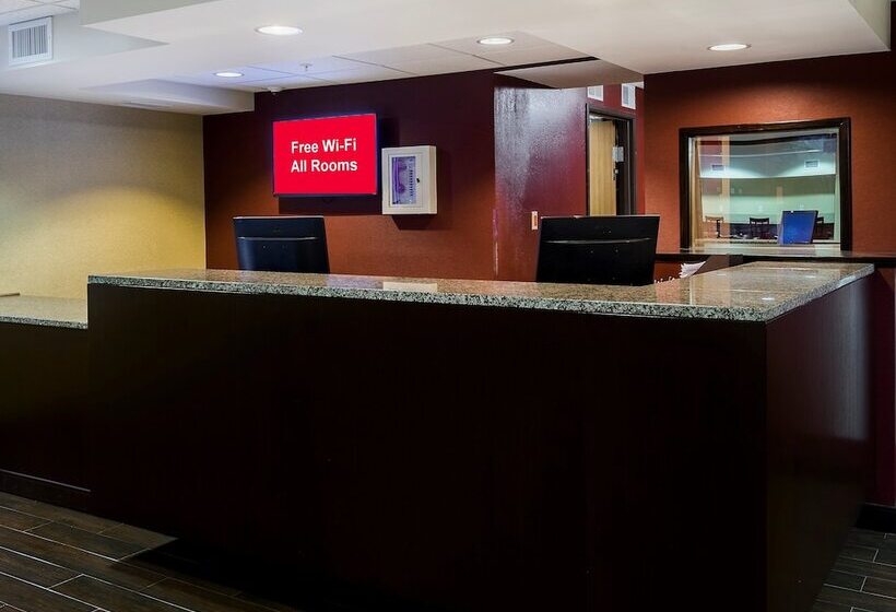 Мотель Red Roof Inn Plus+ & Suites Malone