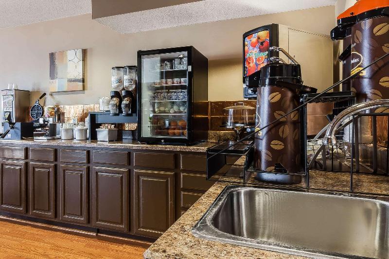 فندق على الطريق Rodeway Inn