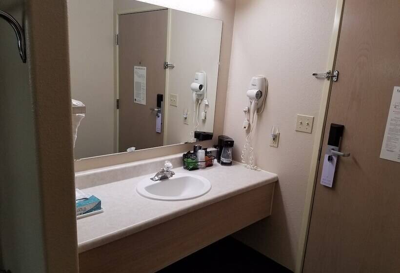 فندق على الطريق Simple Rewards Inn