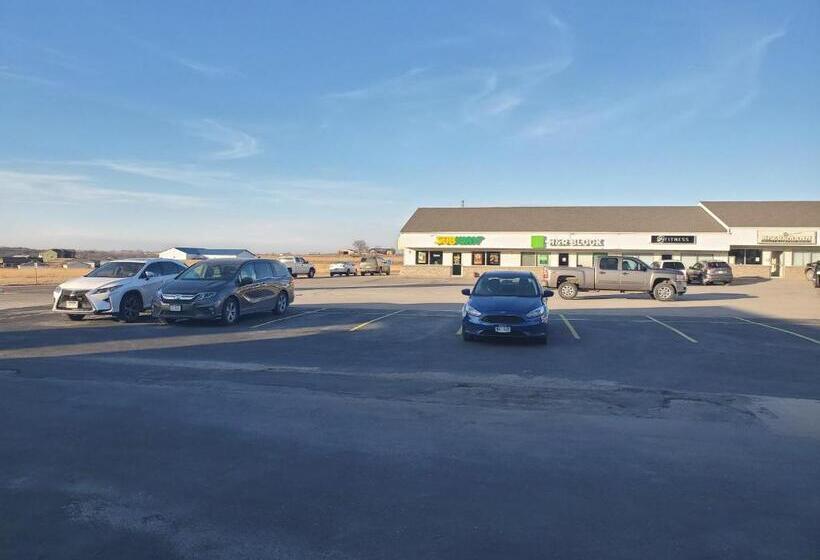 모텔 Super 7 Inn Tecumseh