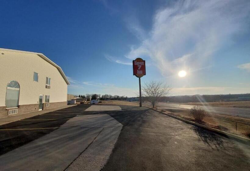 모텔 Super 7 Inn Tecumseh