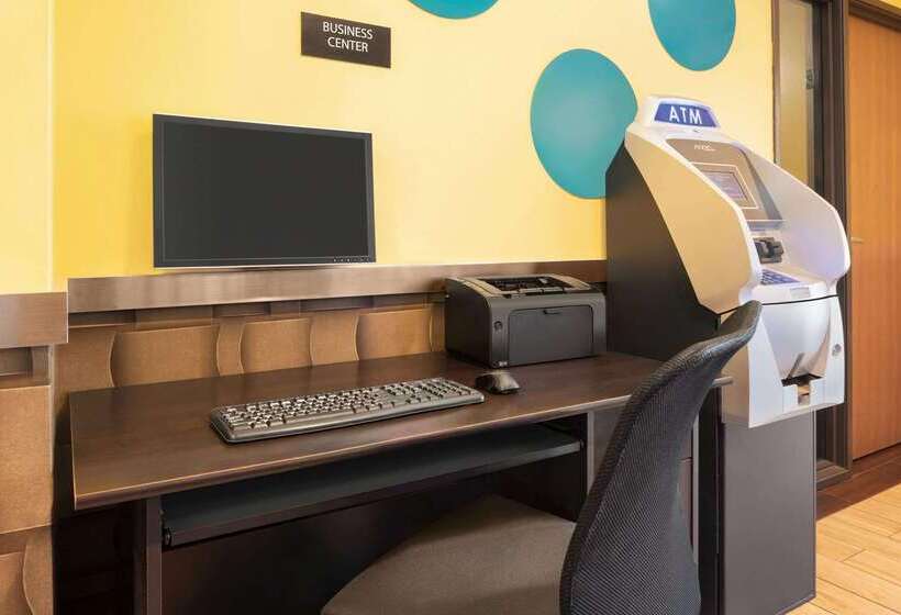 Мотель Super 8 By Wyndham Akron S/green/uniontown Oh