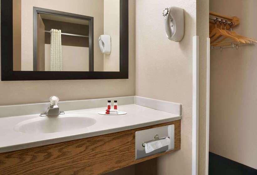 모텔 Super 8 By Wyndham Akron S/green/uniontown Oh