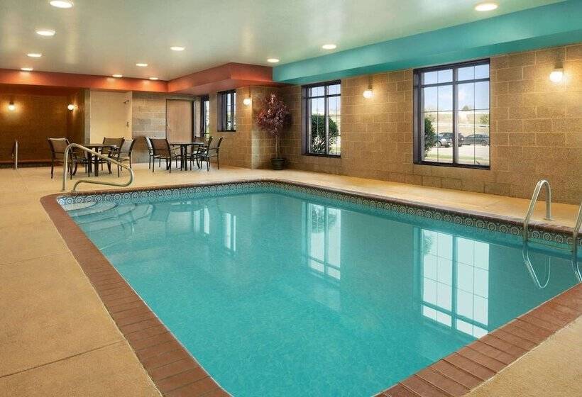 Мотель Super 8 By Wyndham Akron S/green/uniontown Oh