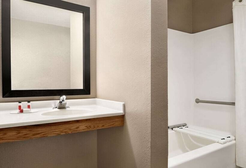 모텔 Super 8 By Wyndham Akron S/green/uniontown Oh