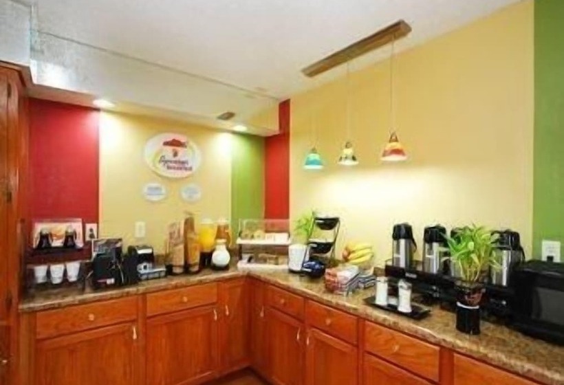 汽车旅馆  Super 8 By Wyndham Anderson/clemson Area