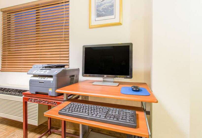 Мотель Super 8 By Wyndham Bedford