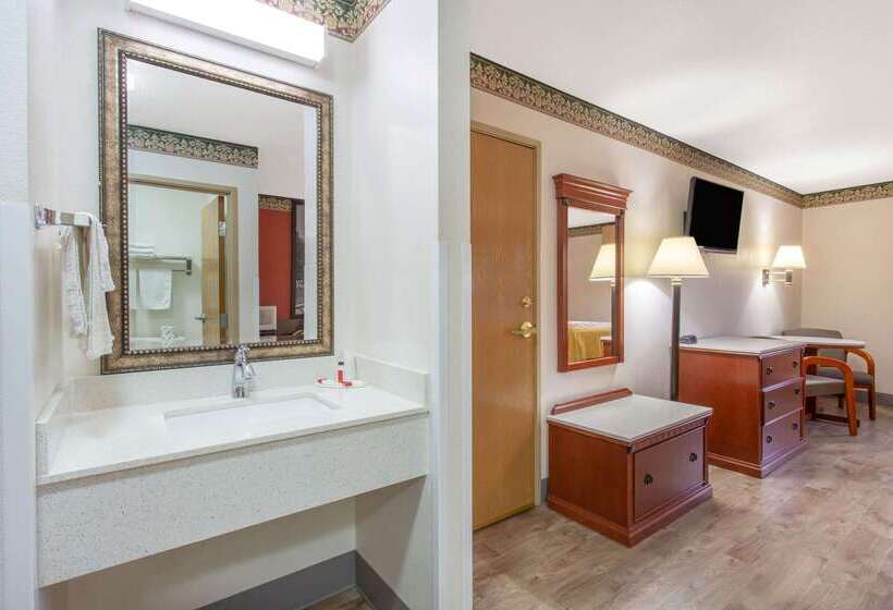 فندق على الطريق Super 8 By Wyndham Bedford