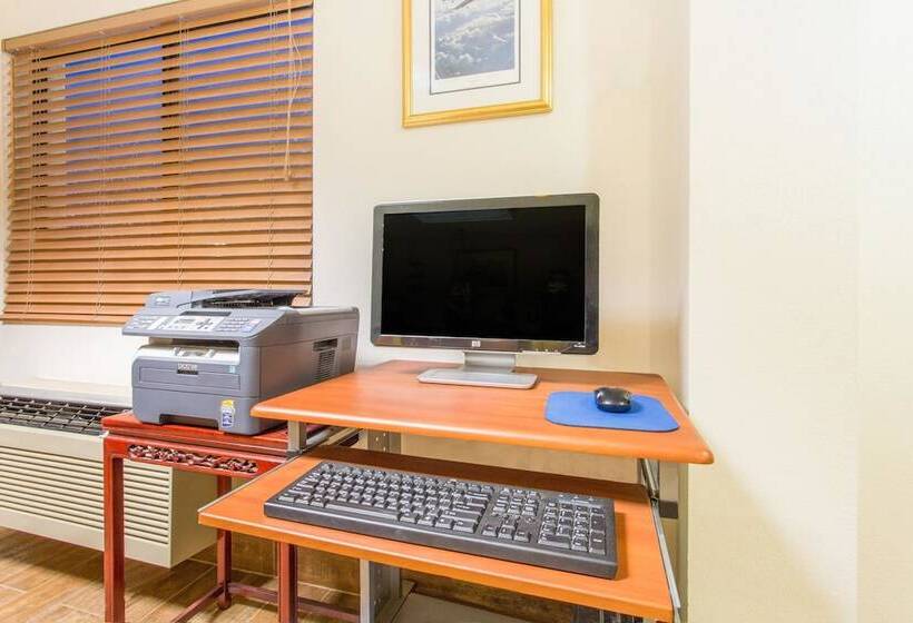 Мотель Super 8 By Wyndham Bedford