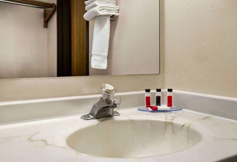 汽车旅馆  Super 8 By Wyndham Big Timber