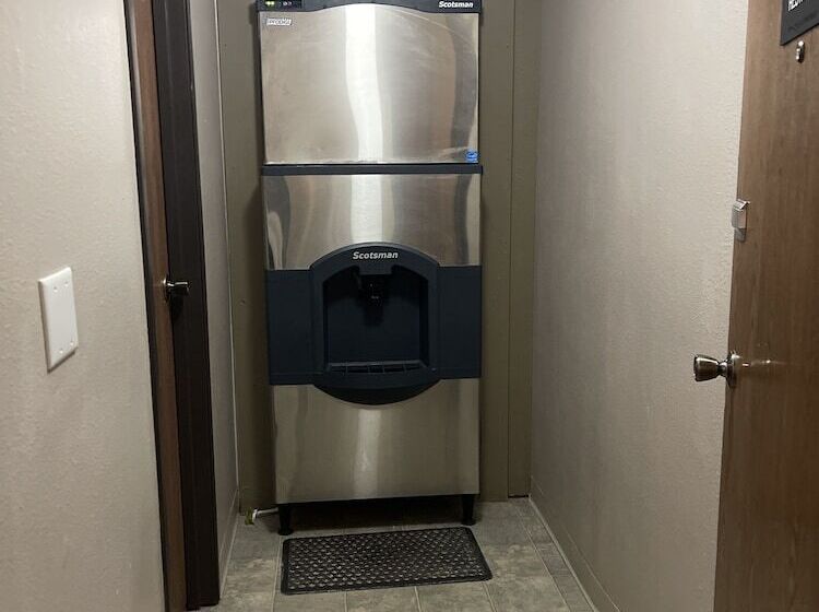 מוטל Super 8 By Wyndham Bismarck