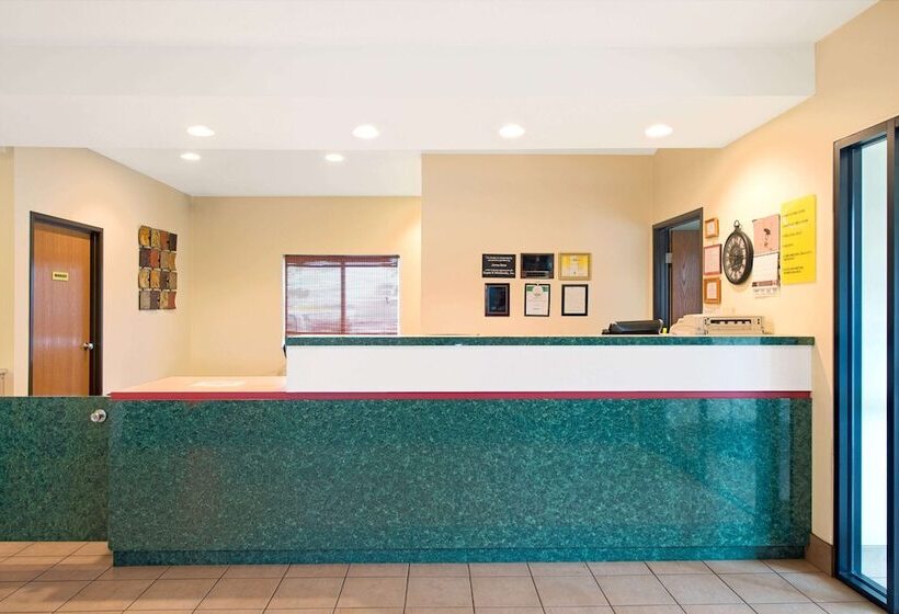 فندق على الطريق Super 8 By Wyndham Bonne Terre