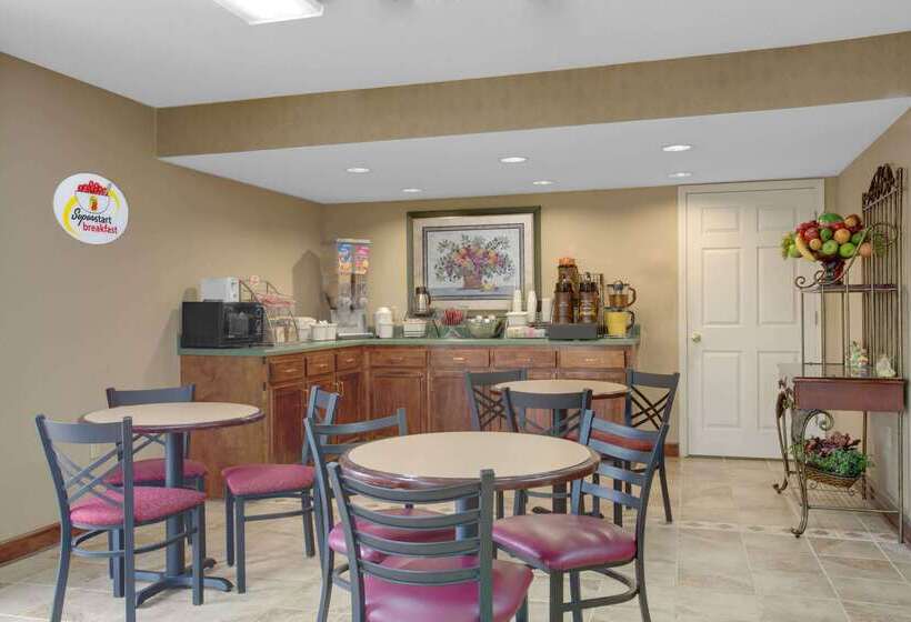 فندق على الطريق Super 8 By Wyndham Booneville