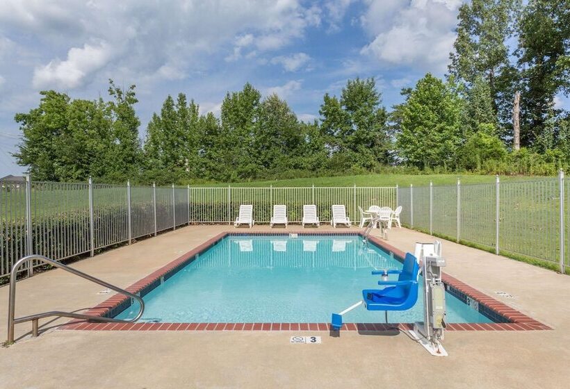 فندق على الطريق Super 8 By Wyndham Booneville