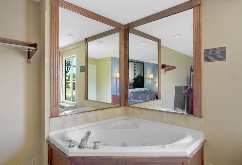 فندق على الطريق Super 8 By Wyndham Booneville