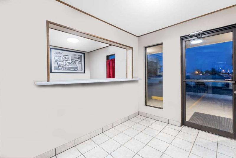 מוטל Super 8 By Wyndham Bowman