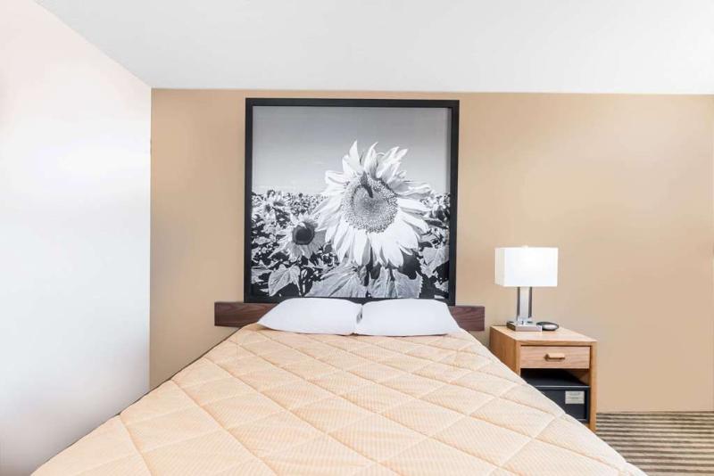 מוטל Super 8 By Wyndham Bowman