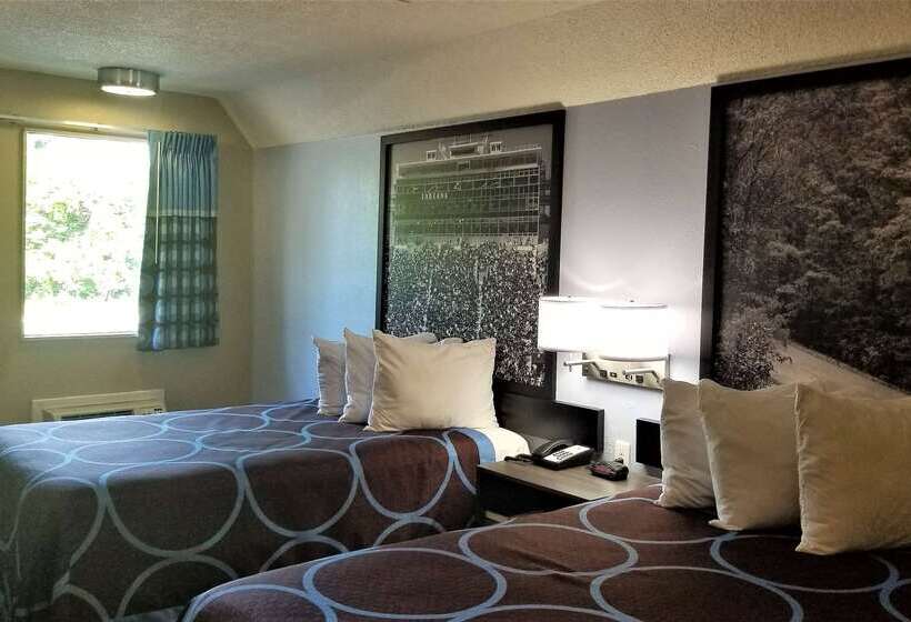 فندق على الطريق Super 8 By Wyndham Brownsburg