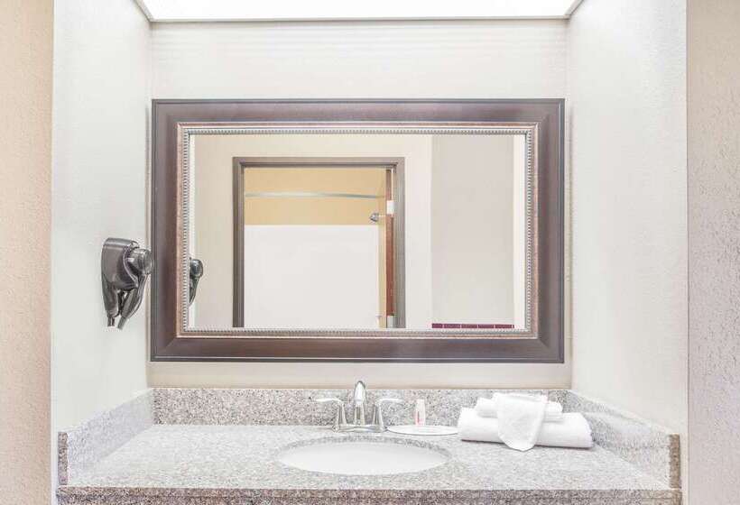 فندق على الطريق Super 8 By Wyndham Central City