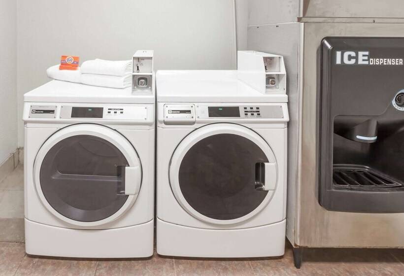 فندق على الطريق Super 8 By Wyndham Chickasha