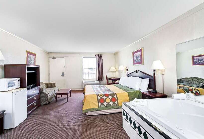 فندق على الطريق Super 8 By Wyndham Clarksville East