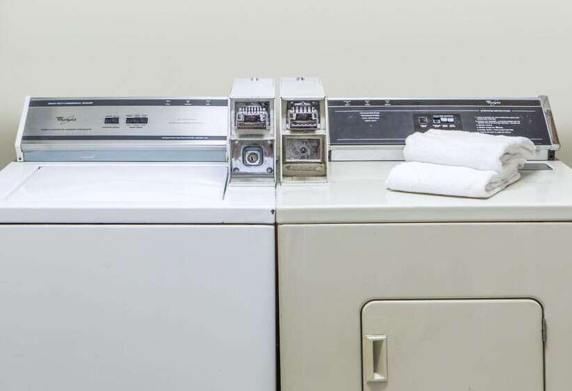 모텔 Super 8 By Wyndham Cleveland Tx