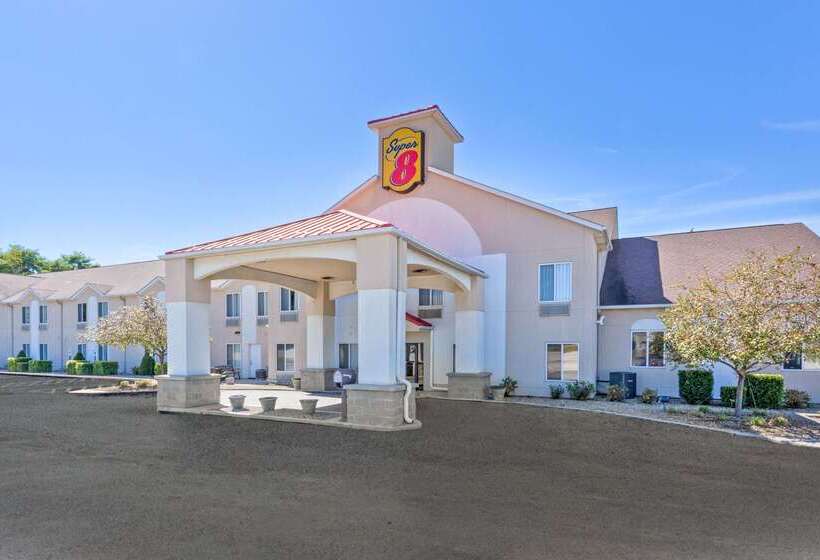 فندق على الطريق Super 8 By Wyndham Cloverdale In