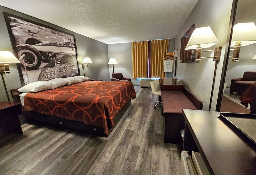 فندق على الطريق Super 8 By Wyndham Cloverdale In