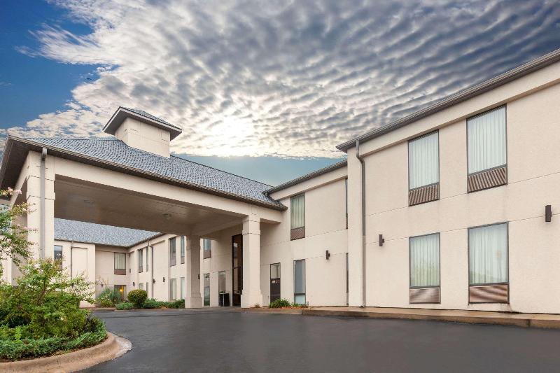 فندق على الطريق Super 8 By Wyndham Conway