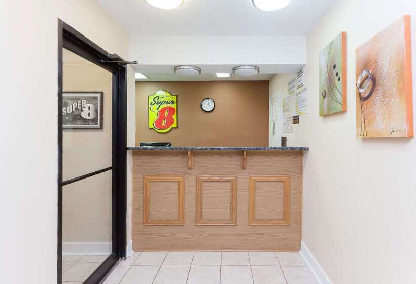 فندق على الطريق Super 8 By Wyndham Decatur/dntn/atlanta Area