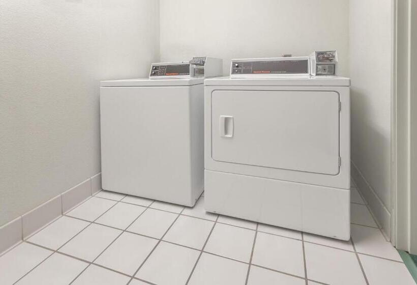 فندق على الطريق Americinn By Wyndham Eagle River Downtown