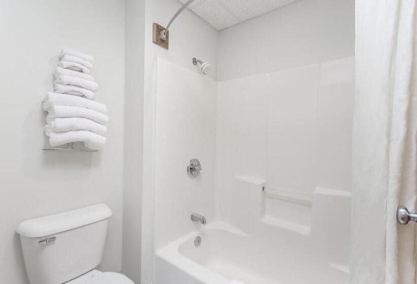 فندق على الطريق Americinn By Wyndham Eagle River Downtown