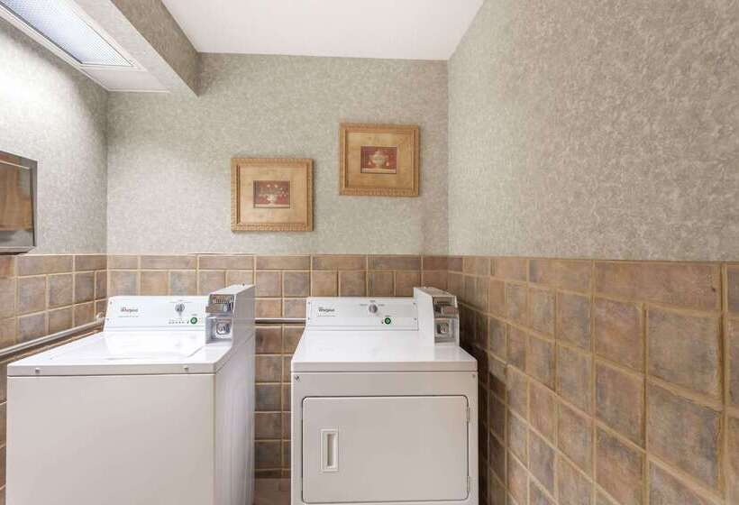 모텔 Super 8 By Wyndham Erwin, I 26 Exit 37