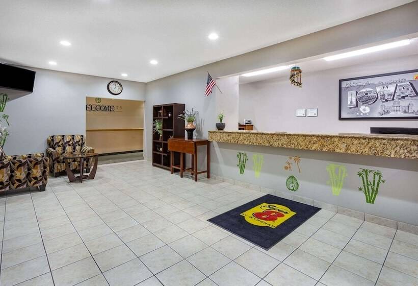 מוטל Super 8 By Wyndham Fort Dodge Ia
