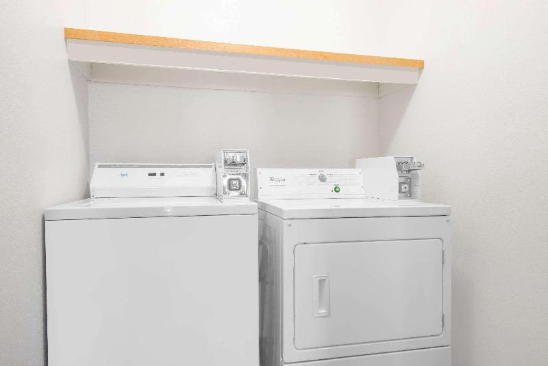 فندق على الطريق Super 8 By Wyndham Fort Sumner