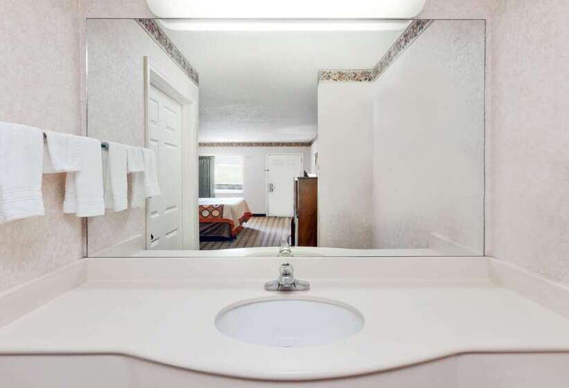 فندق على الطريق Super 8 By Wyndham Ft. Oglethorpe Ga/chatt Tn Area