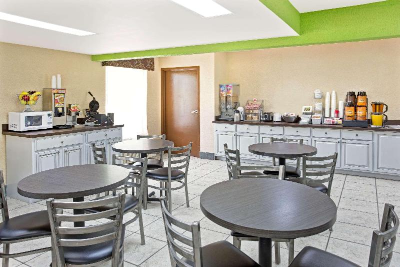 מוטל Super 8 By Wyndham Gainesville