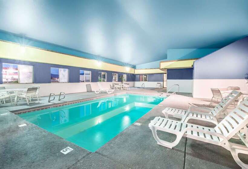 فندق على الطريق Super 8 By Wyndham Grants